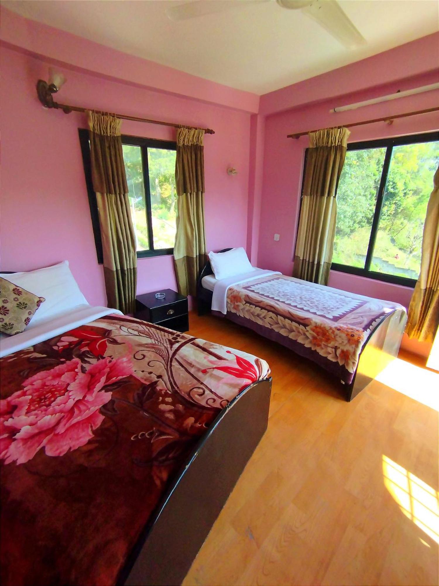 Hotel Santana Pokhara Kamer foto