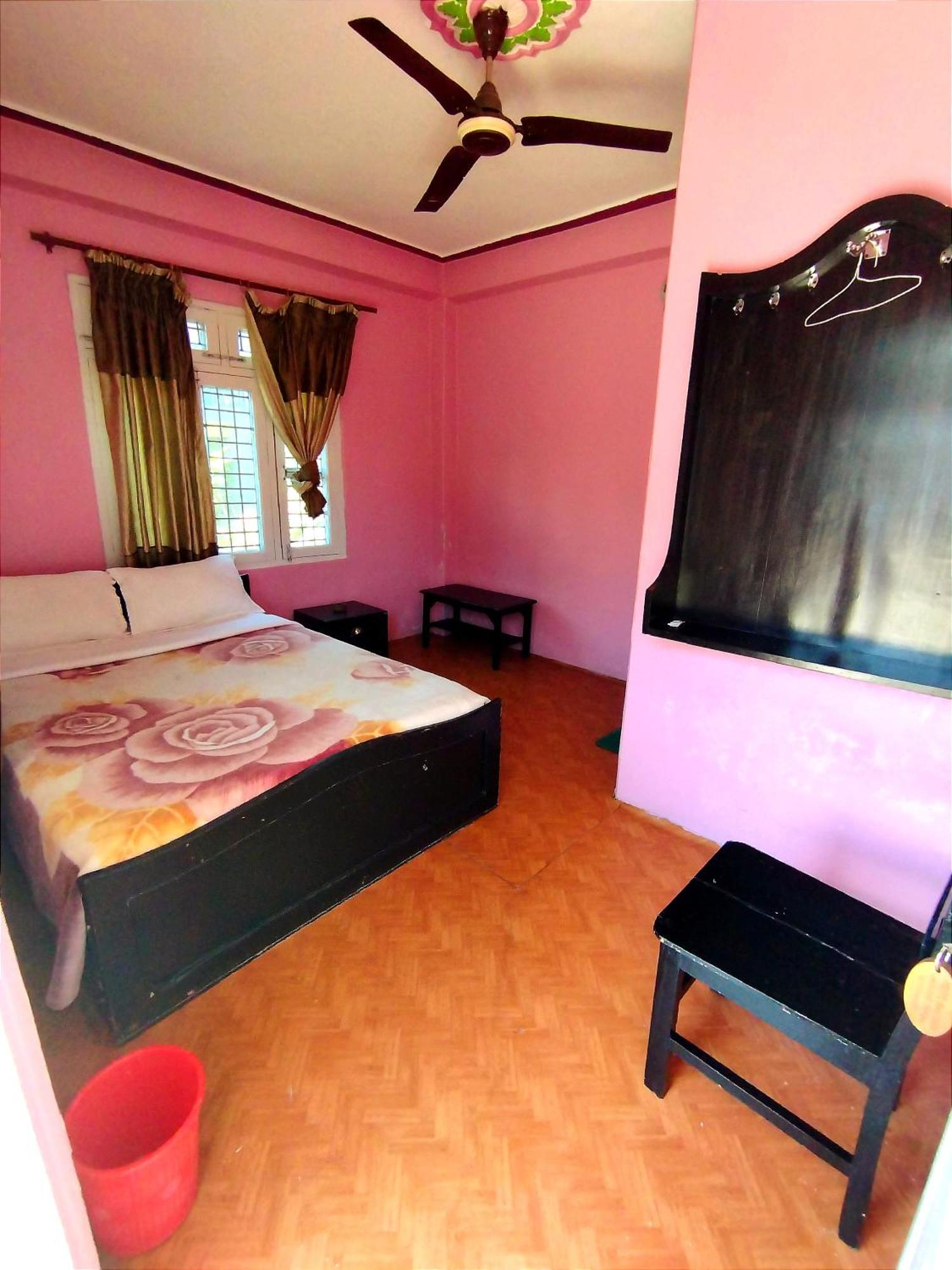 Hotel Santana Pokhara Kamer foto