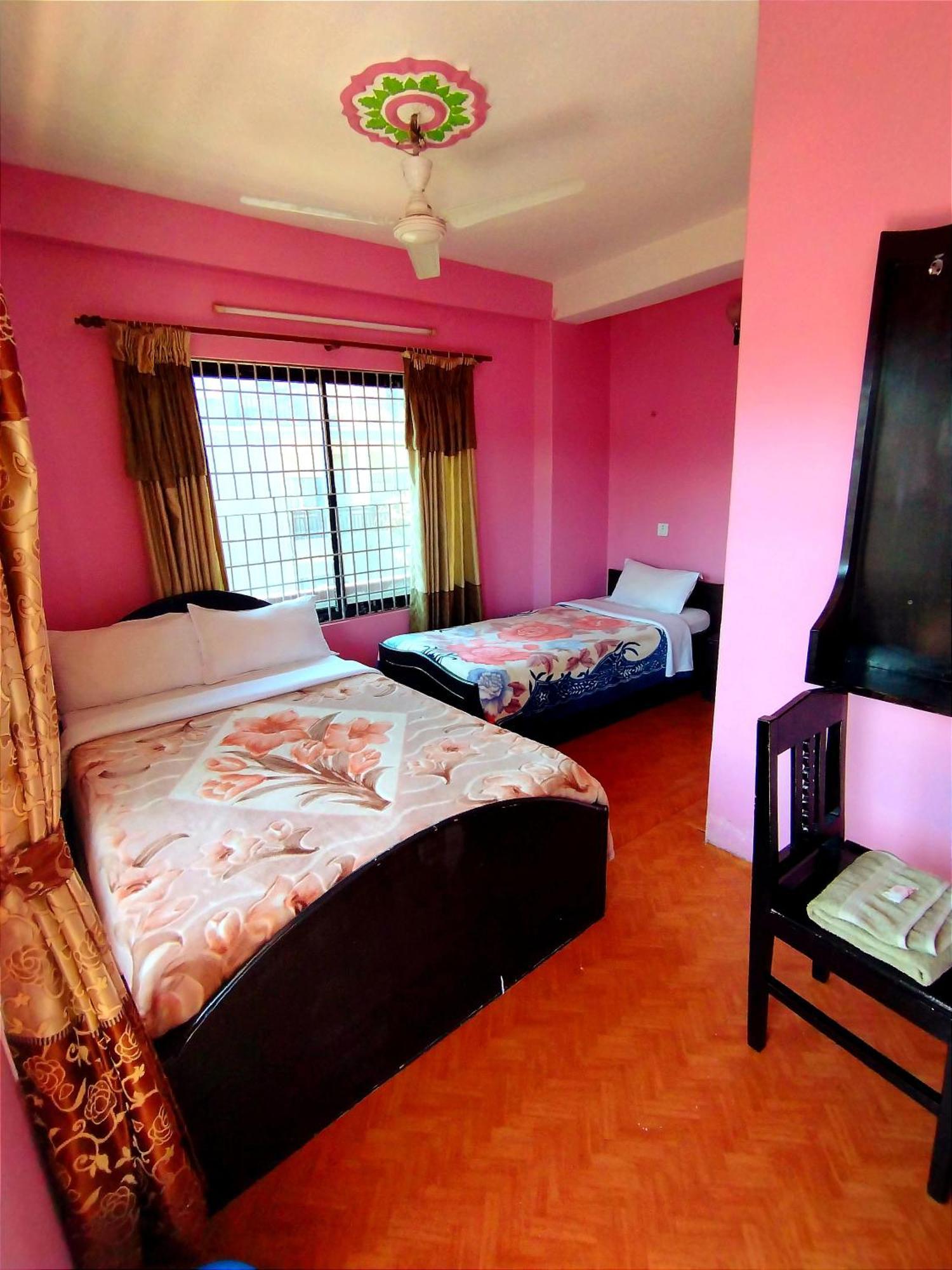 Hotel Santana Pokhara Kamer foto