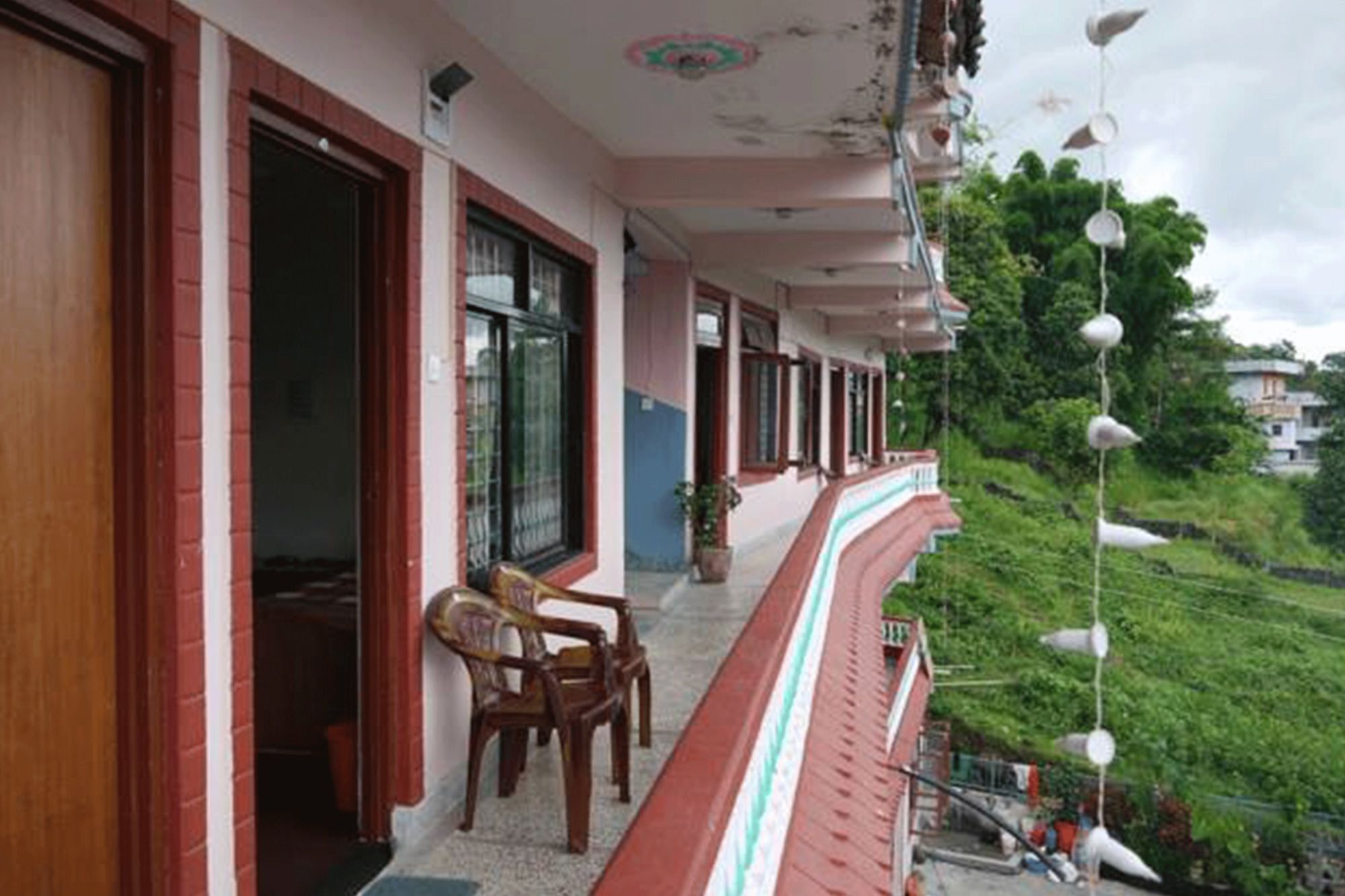 Hotel Santana Pokhara Buitenkant foto