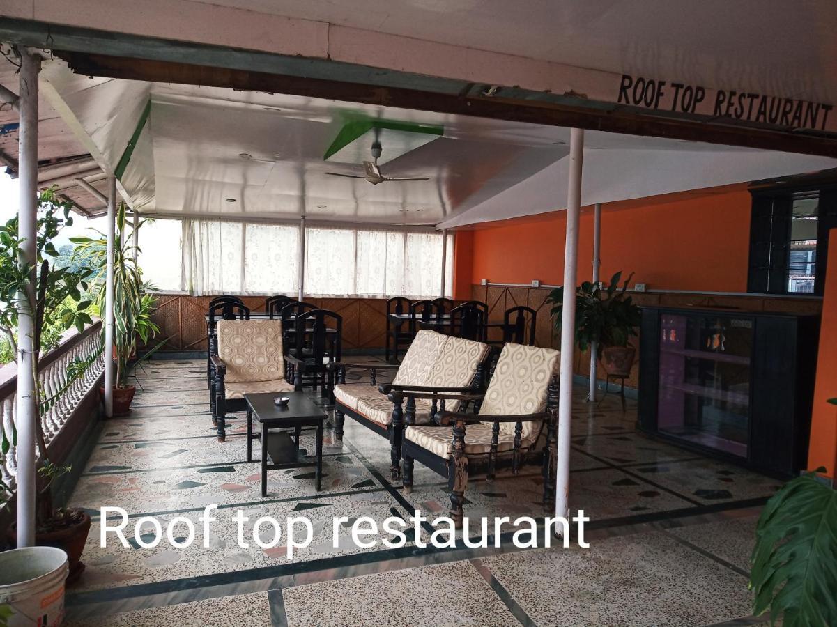 Hotel Santana Pokhara Buitenkant foto