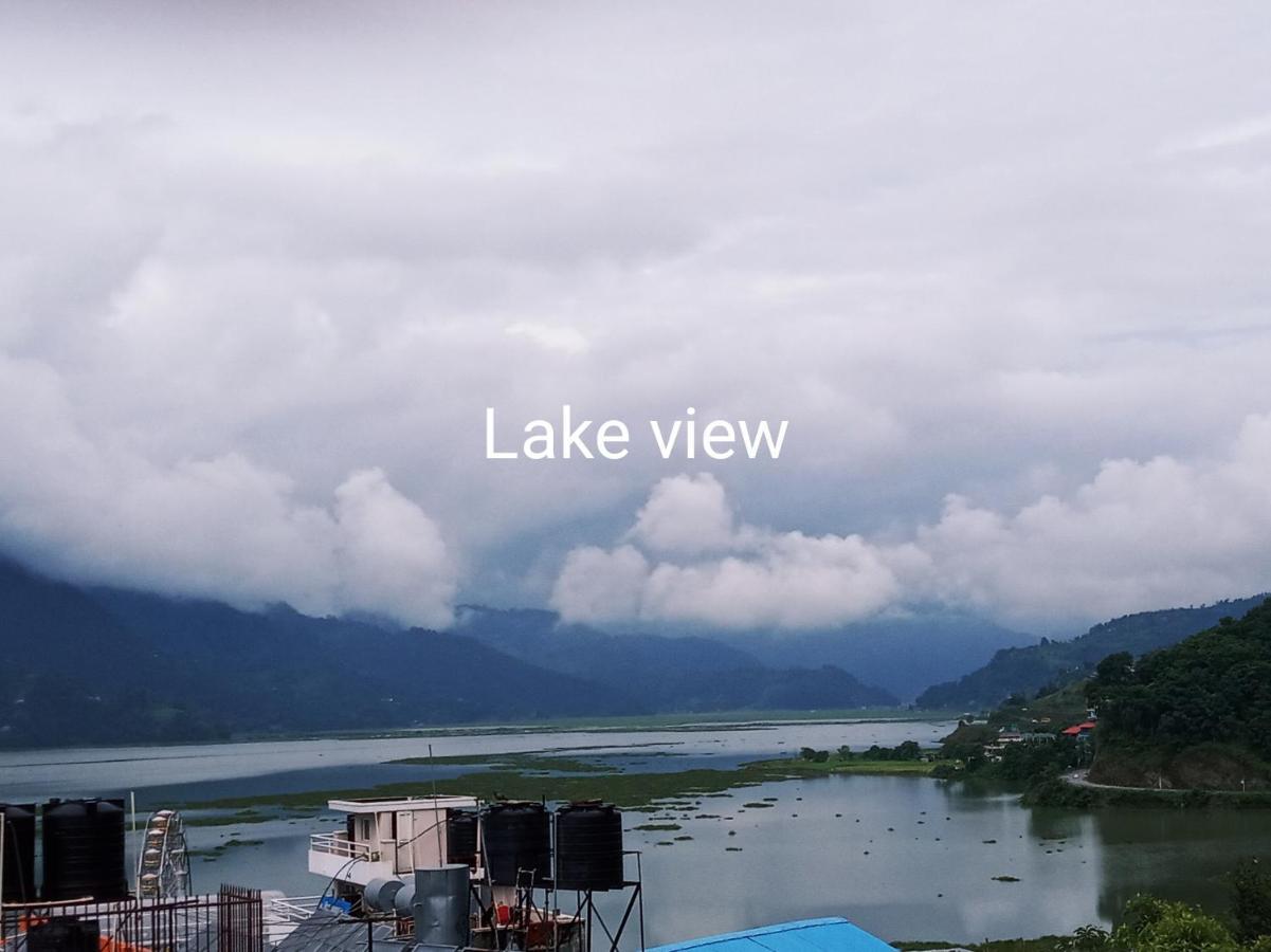 Hotel Santana Pokhara Buitenkant foto