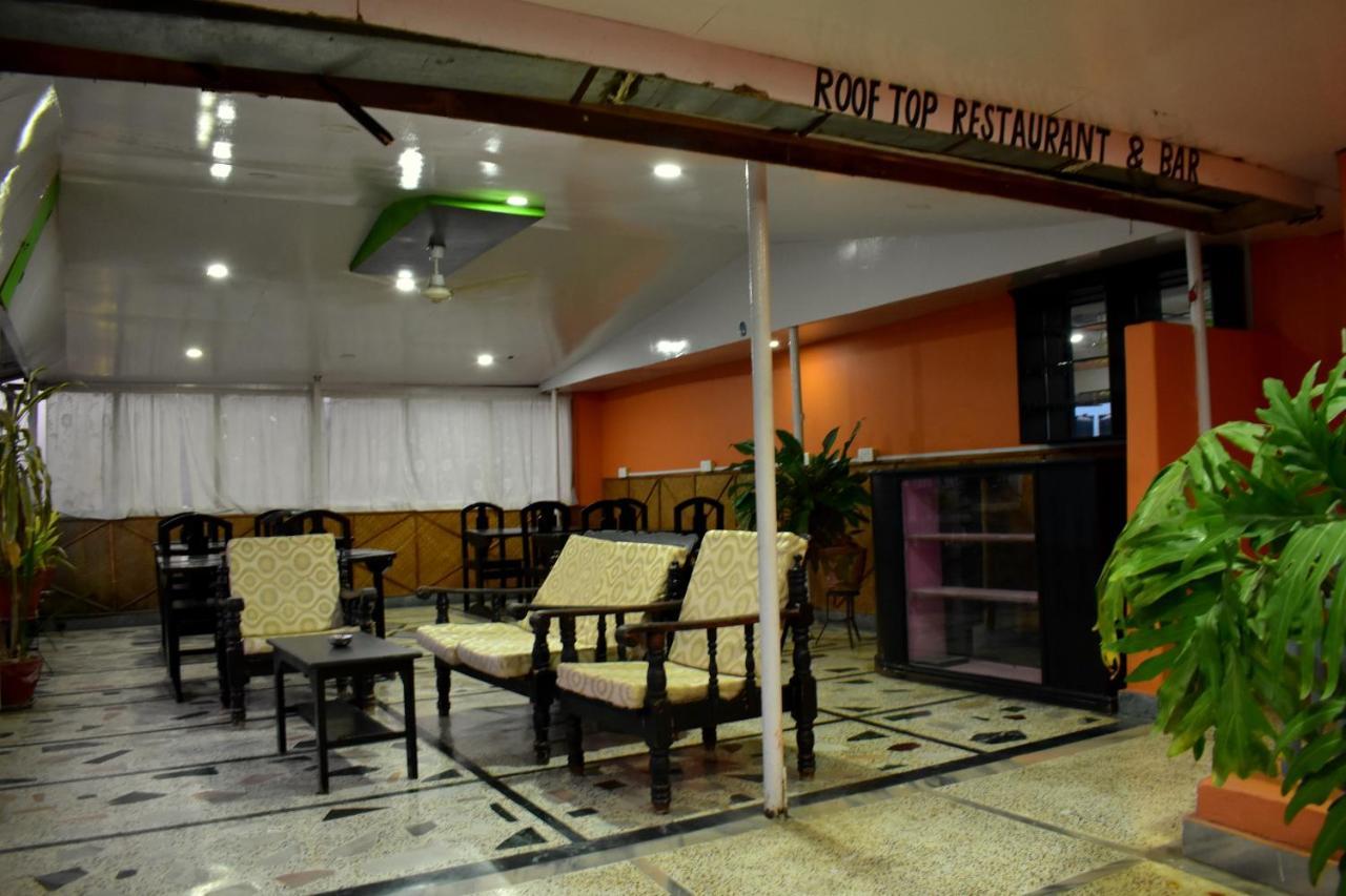 Hotel Santana Pokhara Buitenkant foto
