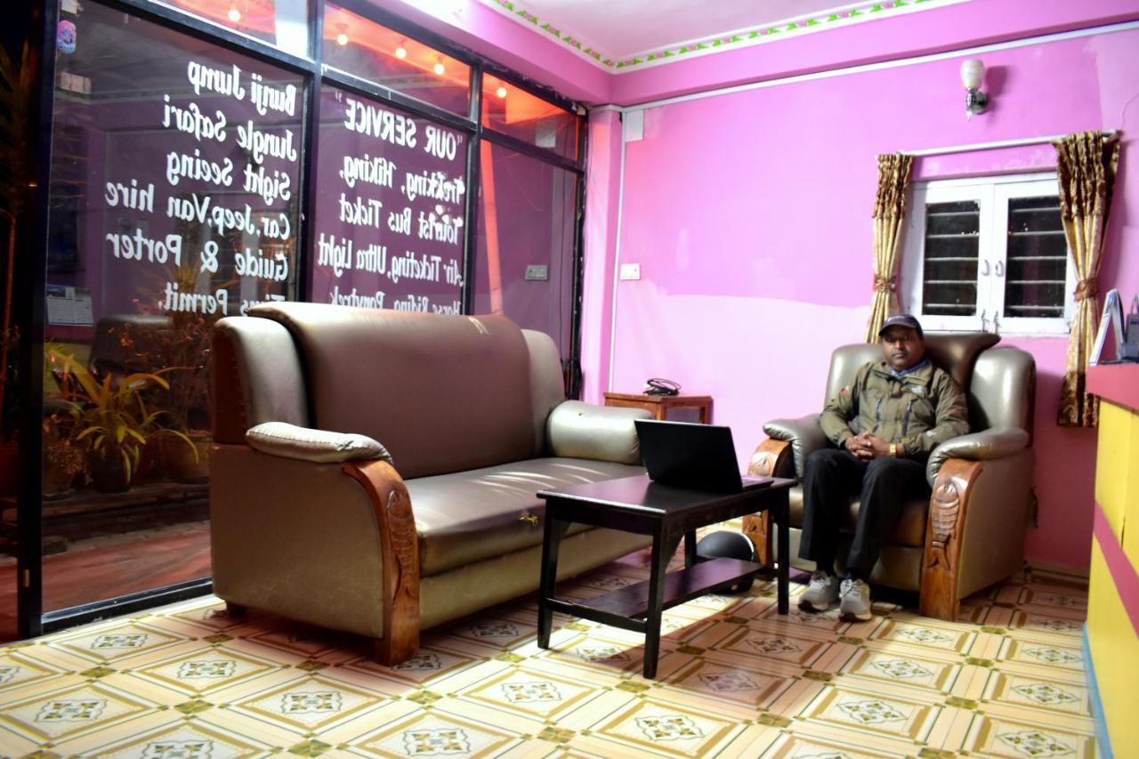 Hotel Santana Pokhara Buitenkant foto