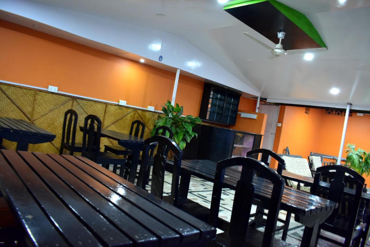 Hotel Santana Pokhara Buitenkant foto